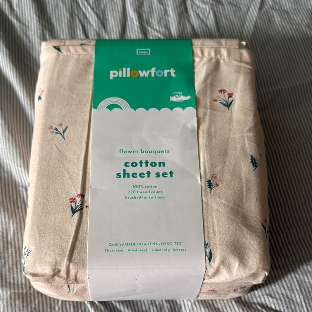 Pillowfort Floral Cotton Sheet Set in Cream and Pink